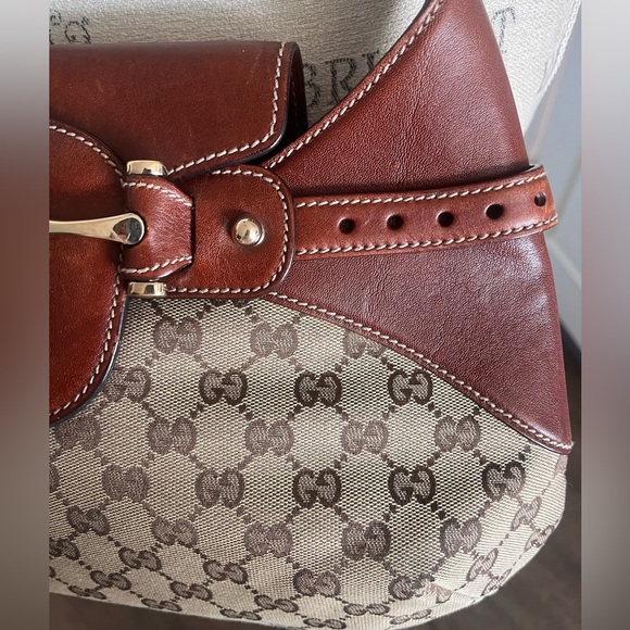Gucci GG Canvas & Leather Shoulder Bag - Picture 8 of 11